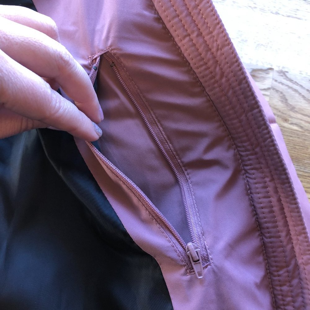 DKNY Oversized Mauve Puffer Jacket Size Medium - Picture 11 of 14